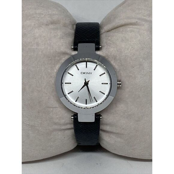 DKNY Stanhope NY-2199 Womens Black Leather Analog Silver Dial Quartz Watch MP691 - Picture 1 of 12